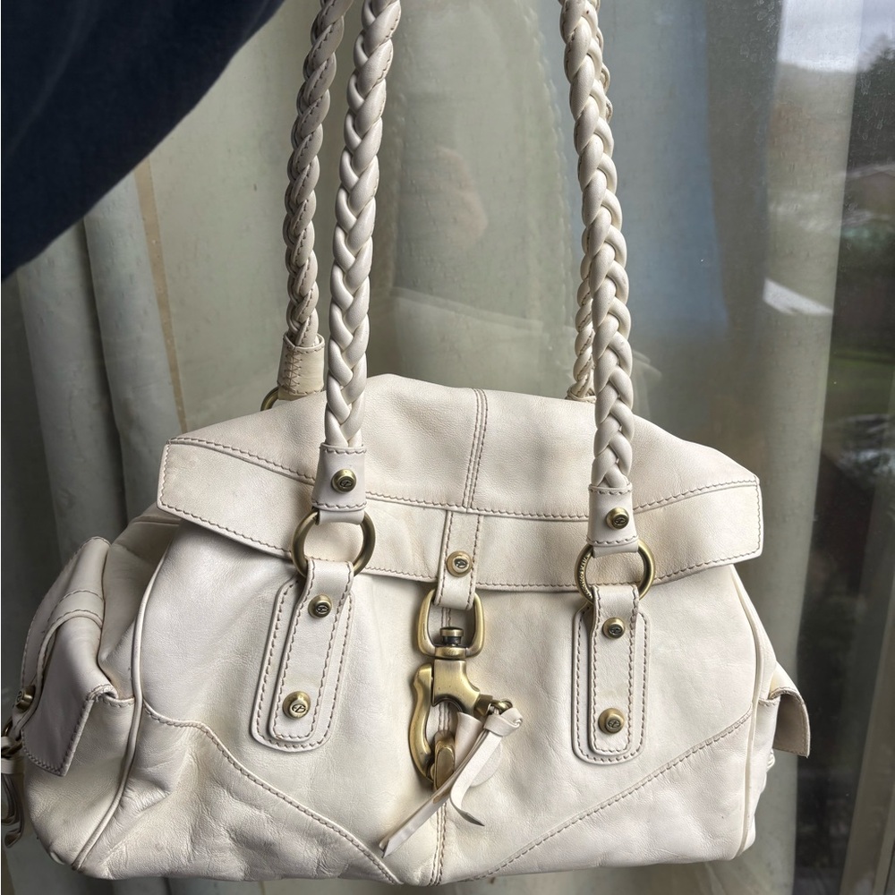 Elegant White Leather Handbag